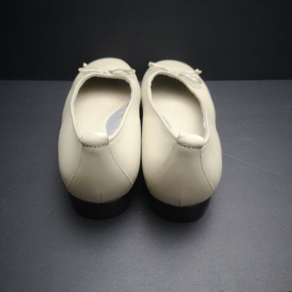 Naturalizer Neptune Leather Ballet Flats, Bone Colour 8.5M  NWOT - Picture 3 of 11